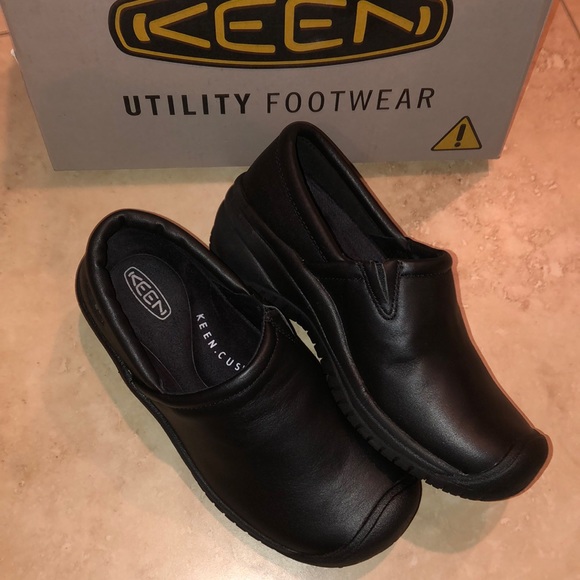 keen slip resistant shoes womens